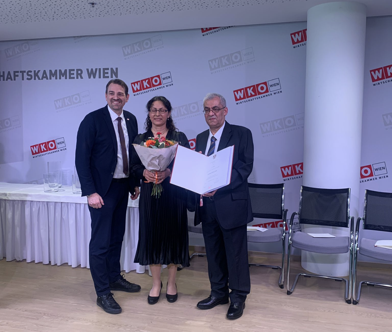 Der Präsident des SWV Wien, Marco Fischer, gratulierte Ali Celik und seiner Frau.